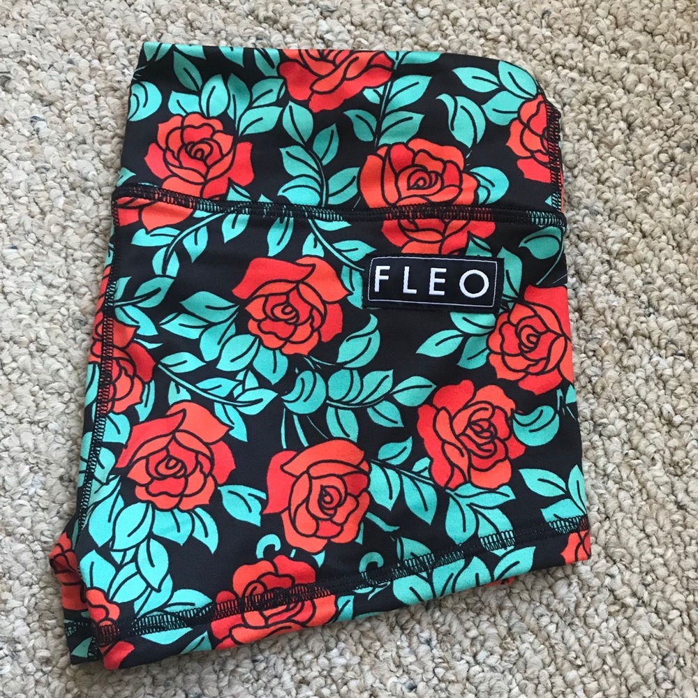 Fleo Red Jade Rose size M